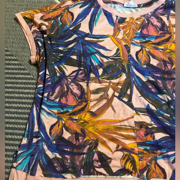 💘5 for $25 // Multicolor Tropical Print Top - Picture 3 of 12
